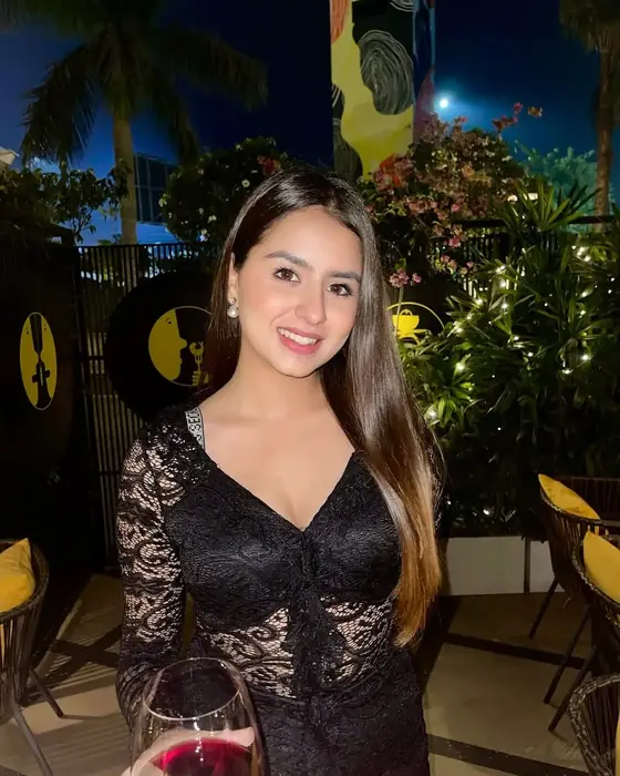 Independent vs Agency Escorts in Chennai — Chennai Escorts Love
